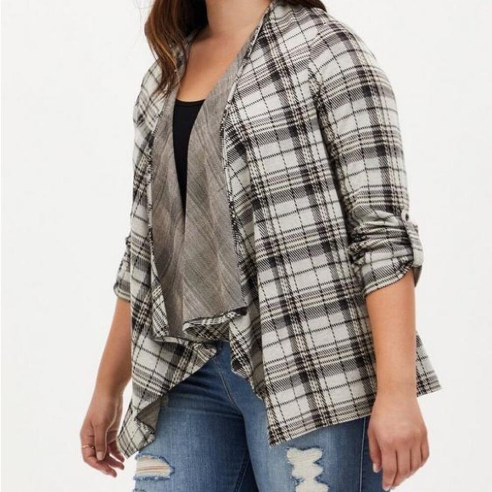 Torrid 00 Women’s Black & Ivory Plaid Drape Jacket Size Medium - Picture 3 of 13
